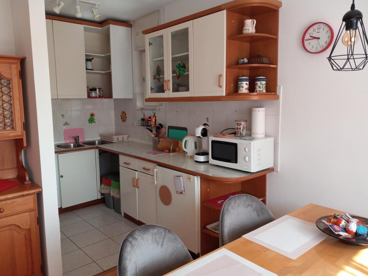 Lovely 2-Bedroom Appartment With Free Parking Dobrova Экстерьер фото