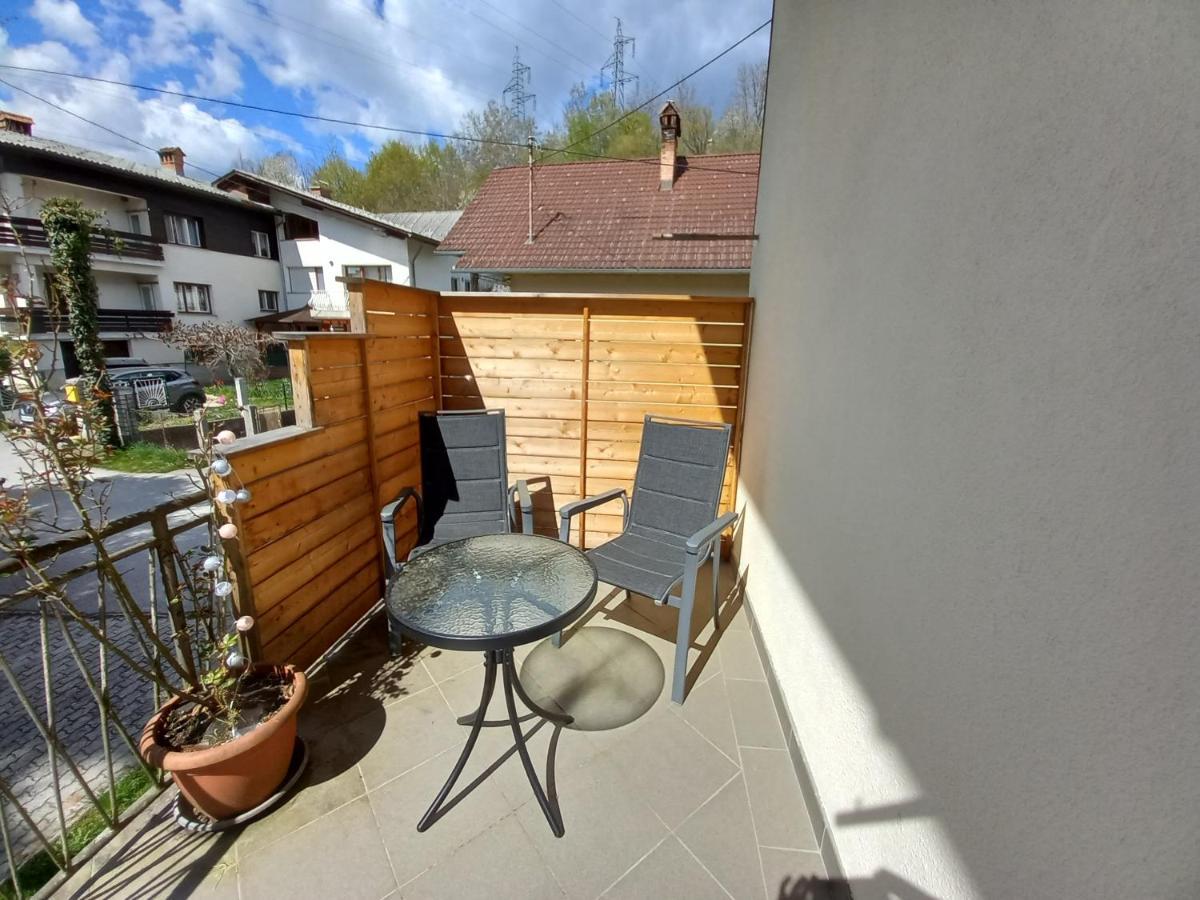 Lovely 2-Bedroom Appartment With Free Parking Dobrova Экстерьер фото